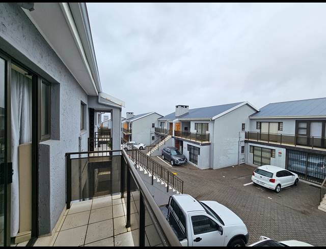 2 BEDROOM APARTMENT FOR SALE IN HARTENBOS CENTRAL